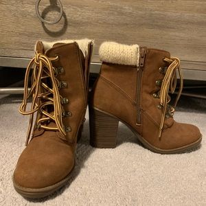 ESPIRT Block Heel Ankle Booties